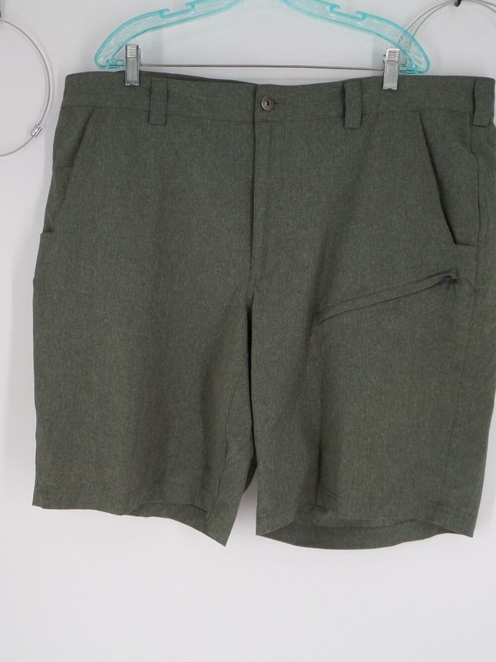 Duluth Trading Breeze Shooter Green Polyester Short Size 44